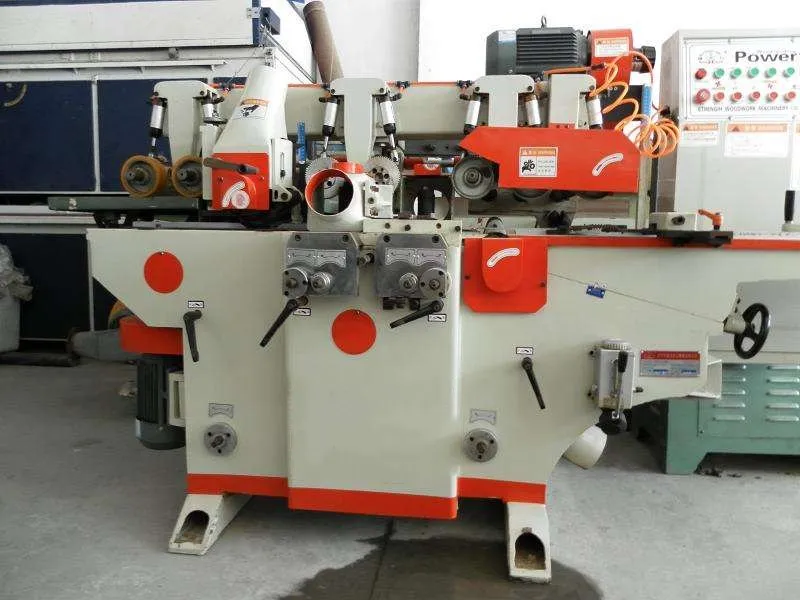 Производство деревообработки четырехсторонний строгальный станок для обработки древесины на продажу