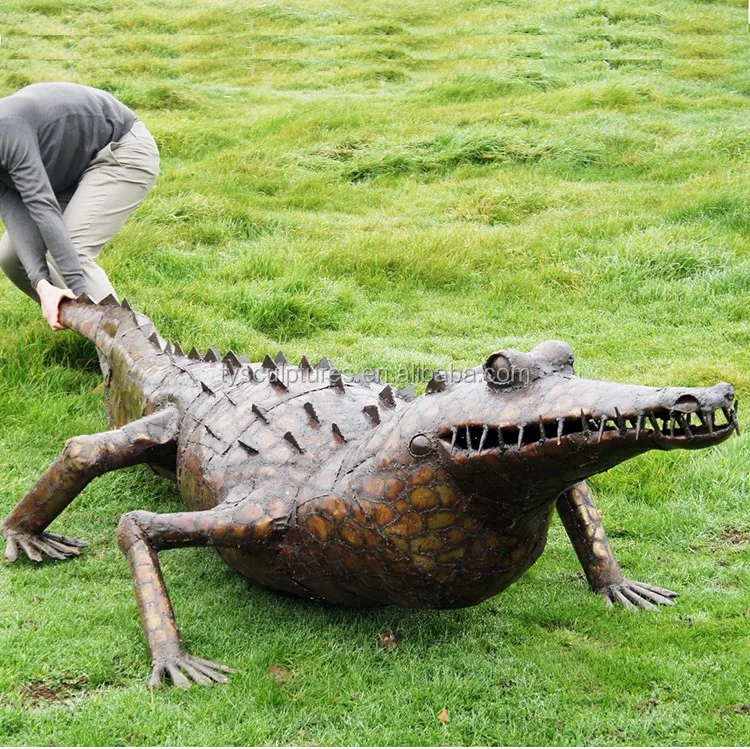 Coccodrillo in resina e fibra di vetro a grandezza naturale, all'ingrosso,  grande quantità disponibile, per decorazione di fiumi