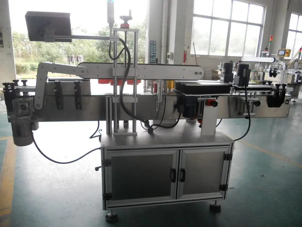 Экономичная машина для нанесения этикеток на стеклянные бутылки