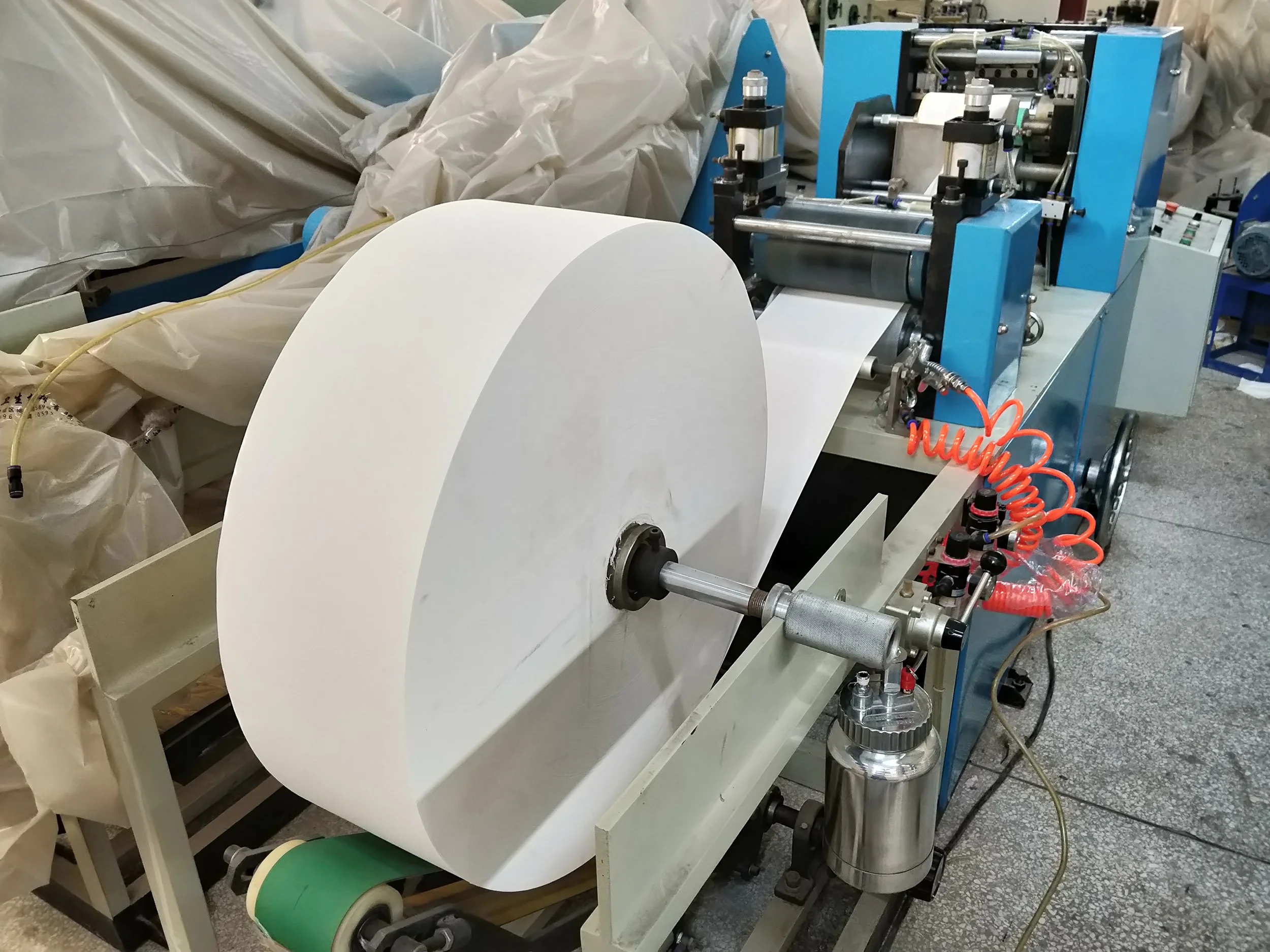 Xinda Factory Automatic Handkerchief Tissue Paper Product Making Machinery