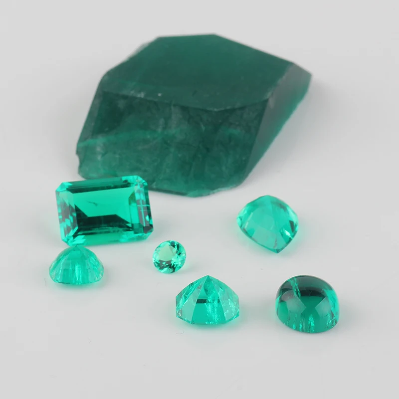 エメラルド原石　宝石 エメラルド原石 4.85カラット 天然石 mineral de lapin 通販