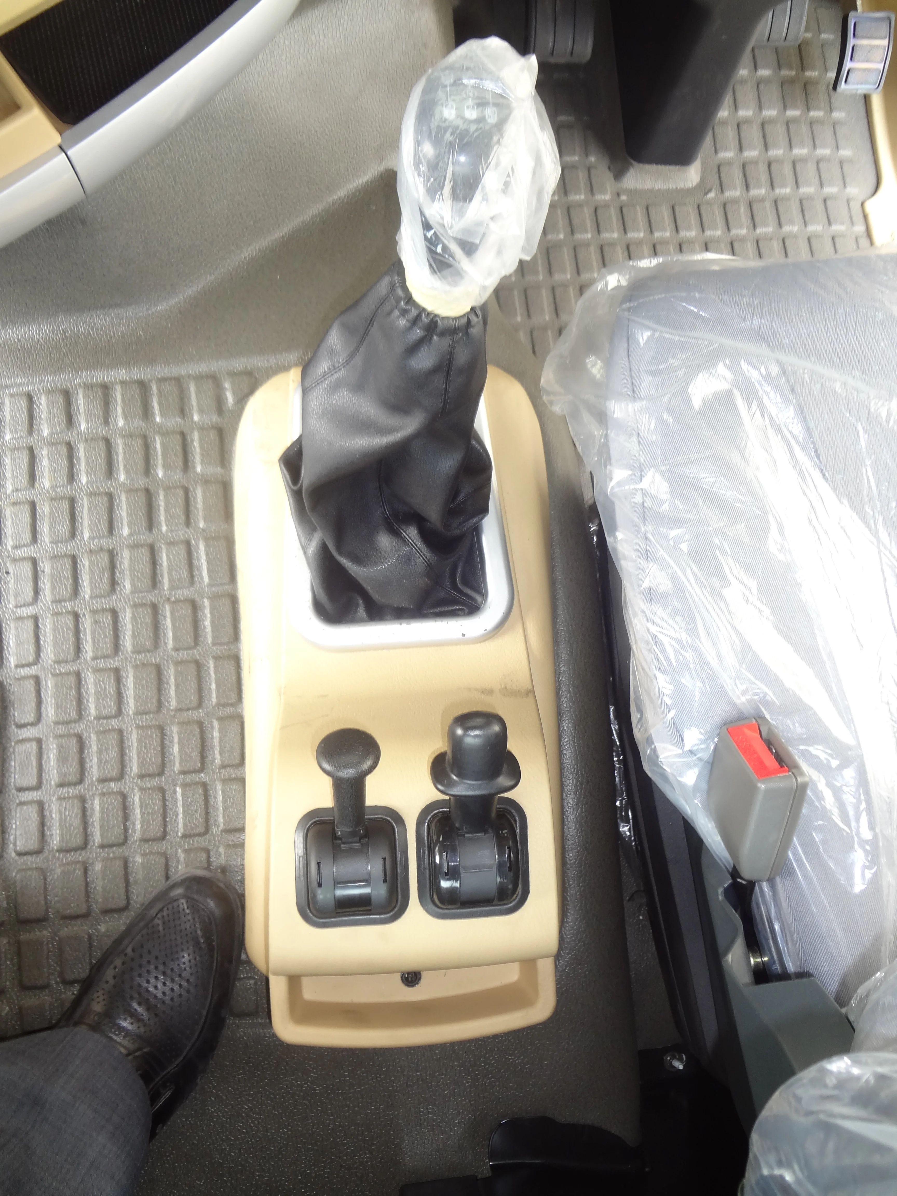 Цена по прейскуранту завода HOWO A7 задняя загрузка сжатого грузовика мусоровоз сборщик для мусора на продажу