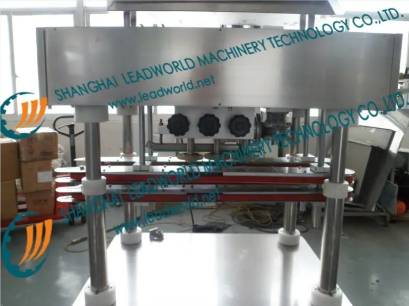 Машина для вакуумной укупорки последней модели