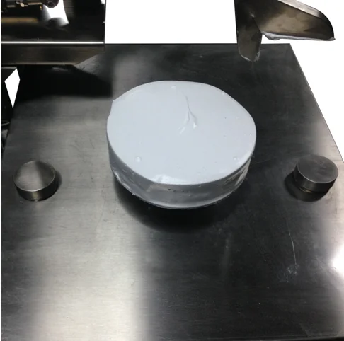 Многофункциональная автоматическая машина для нанесения шоколада на торт