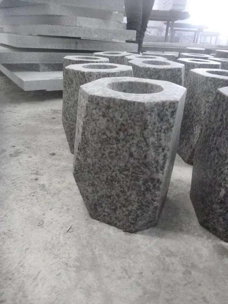 Low Price Memorial Cemetery Granite Tombstone Flower Vase
