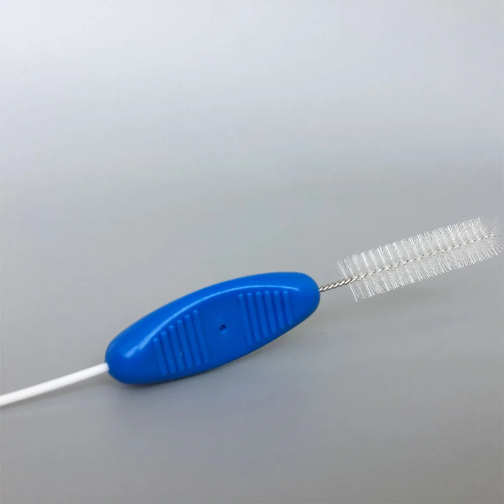 endoscope cleaning brush with valve