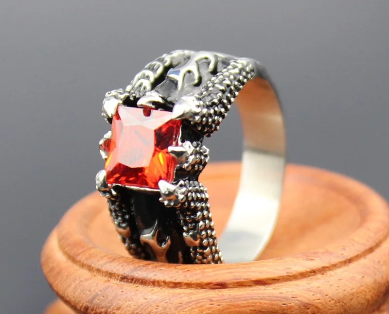 Qwzndzgr Men's Fashion Goth Punk Dragon Ruby Ring