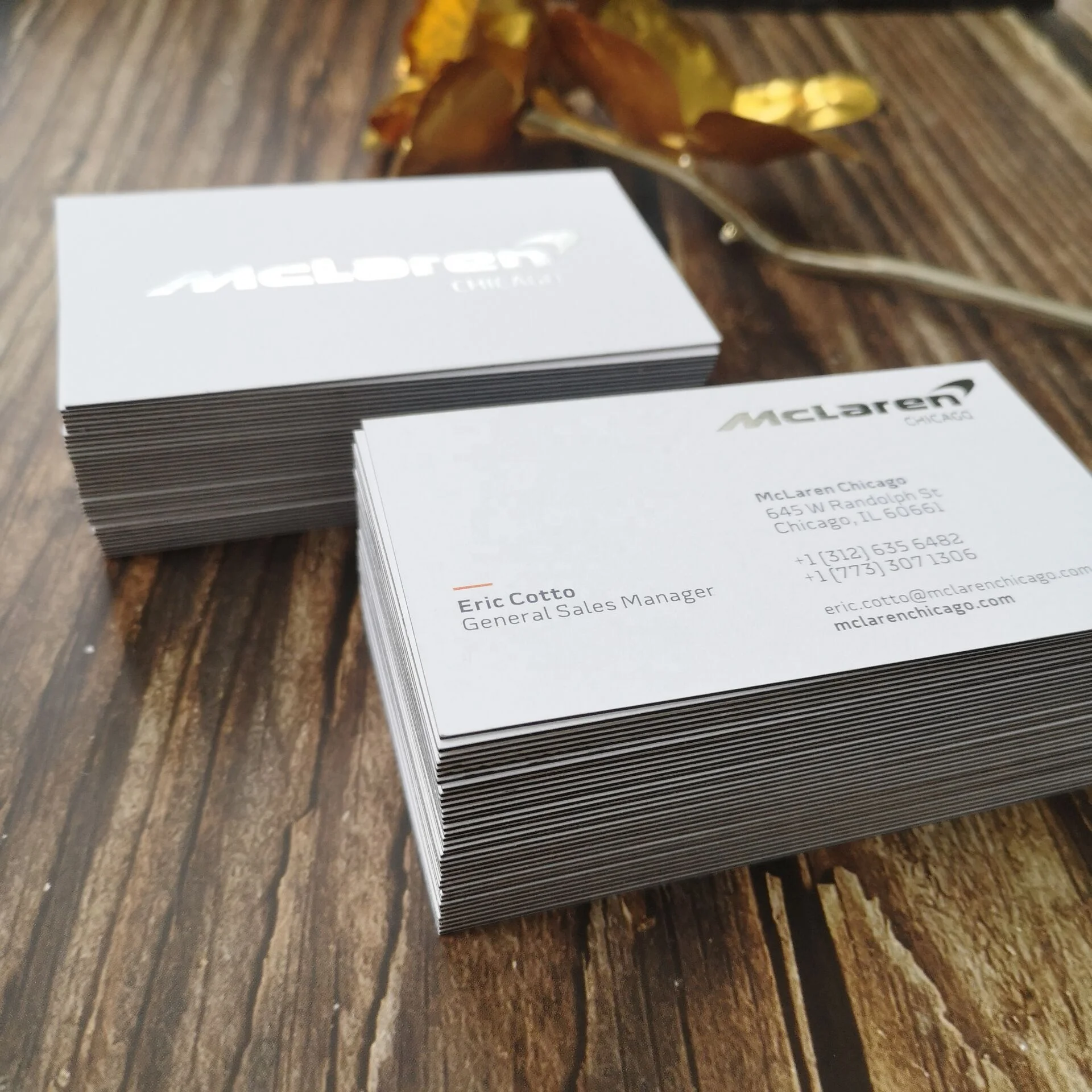 Cartões de Visita Luxuosos em Três Camadas com Impressão em Folha de Prata, image size:1920x1920