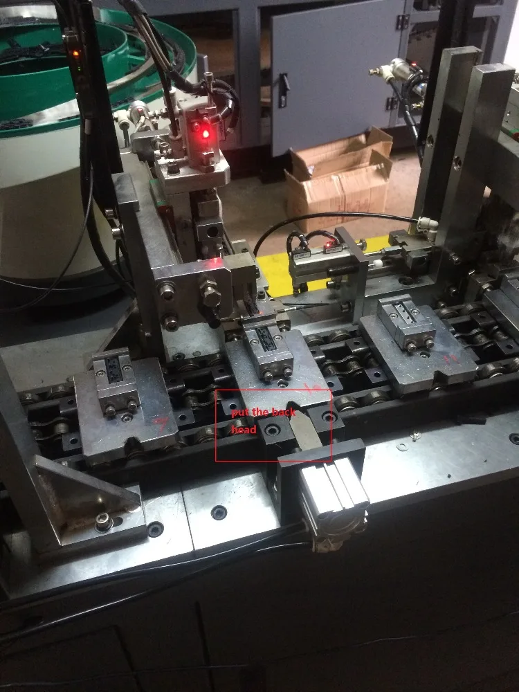FULL AUTOMATIC DISPOSABLE RAZOR HEAD ASSEMBLE MACHINE