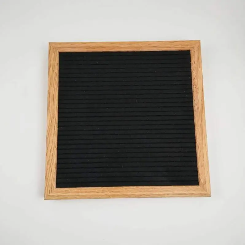 
Доска для письма из черного войлока 10x10 дюймов с подставкой 362 сменных букв знаков и Дубовая Рамка для букв с металлической вешалкой 