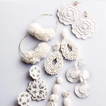 Artilady Trendy Handmade Beaded Drop Earrings Jewelry Earrings for Women Hot White Flowers Beaded Fringed Tassel Earrings