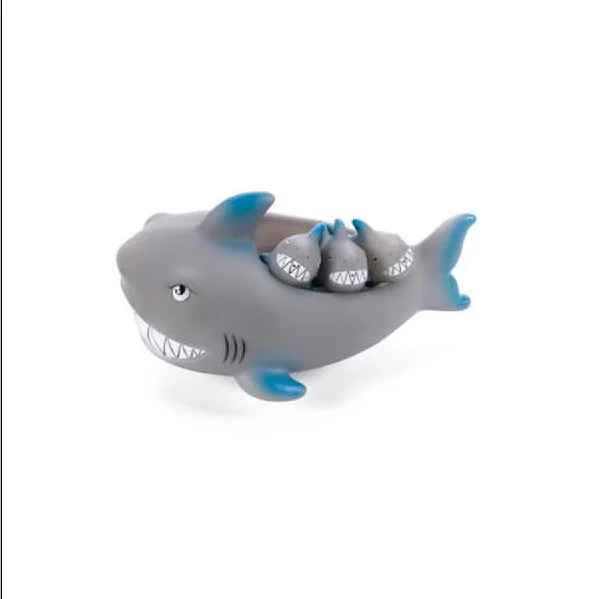 shark family bath toy