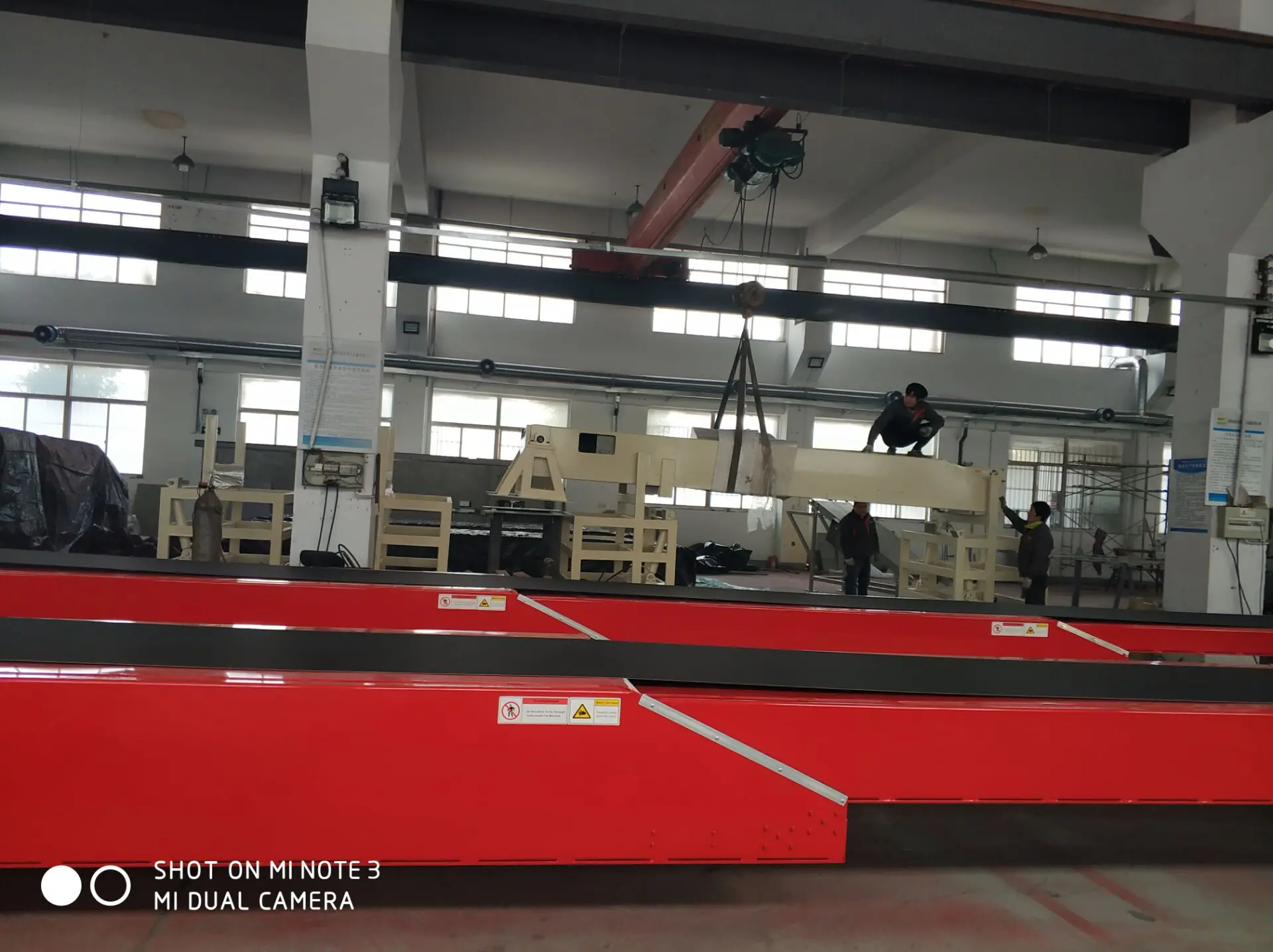 Automatic telescopic conveyors with articulating conveyors for cartons/boxes/cases/bags transporting