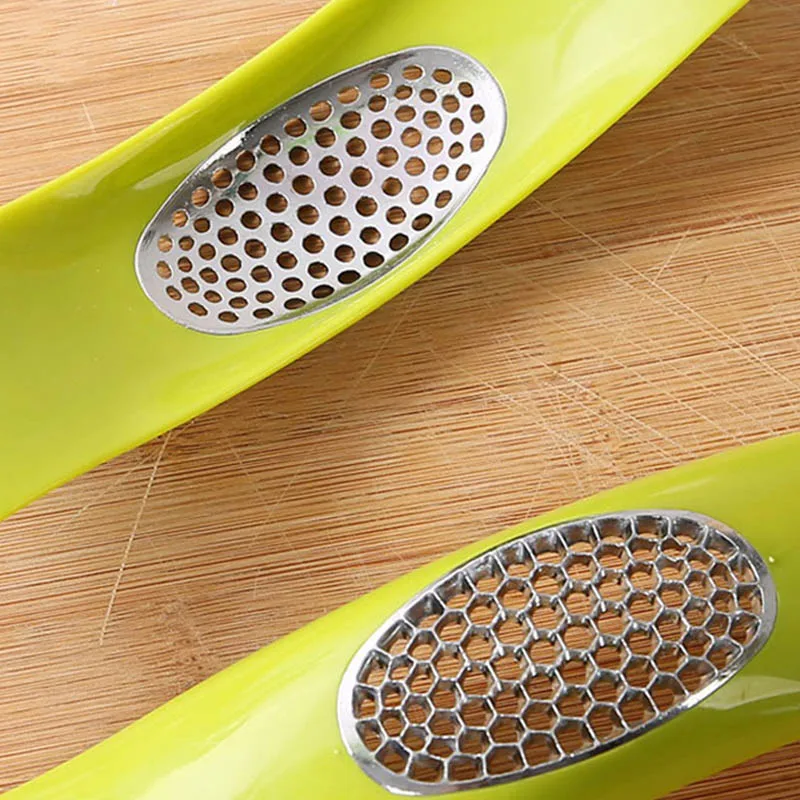 Creative Plastic kitchen gadgets wholesale cheese slicer multi kitchen grater ginger grater plastic garlic press