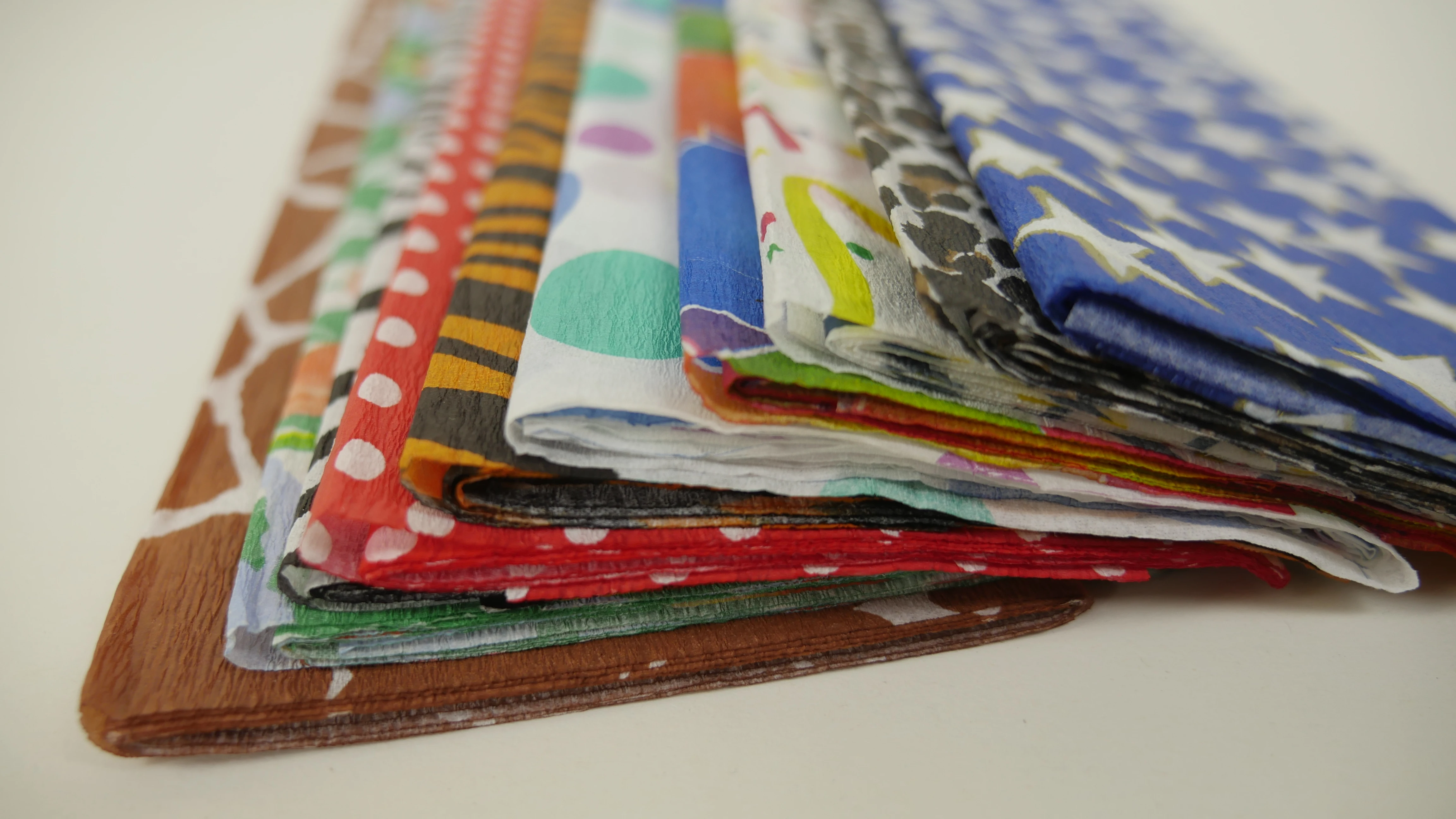 
 Печатная крафт-креп-бумага для упаковки и ручной работы  