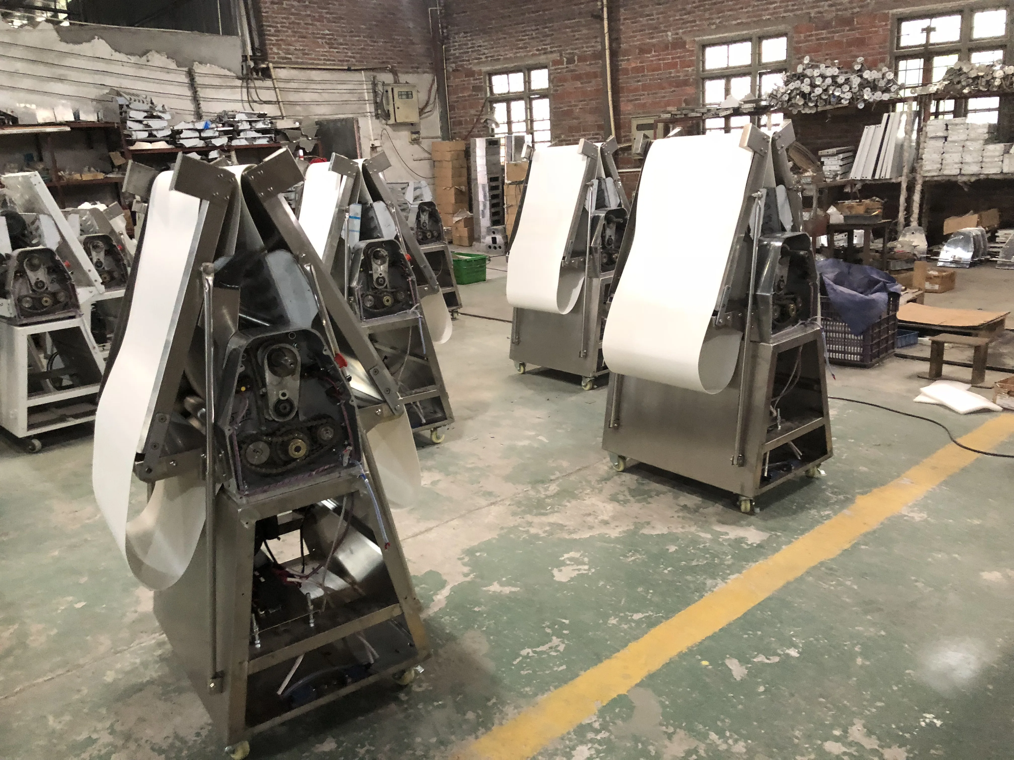 Коммерческих обратимым тесто вальцовочного 380/520/650mm rolling ширина для круассан making