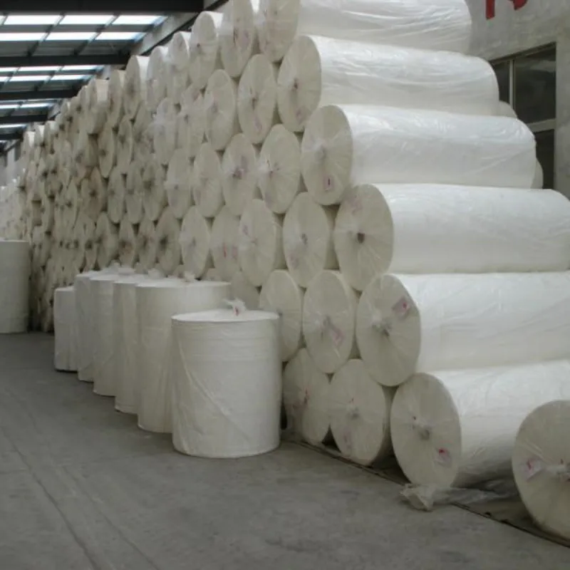 Рулон бумаги основы. Сырье для производства туалетной бумаги. Бумага в рулонах для производства салфеток. Сырье для производства салфеток в рулонах. Склад туалетной бумаги.