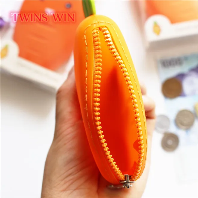 Wholesale Korea New Arrival 2018 new design custom lovely silicone coin  wallet Carrot shaped case mini purse From m.