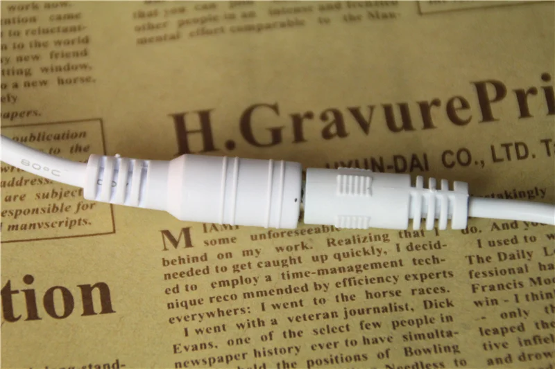 
D11.5xH19cm светодиодный стеклянный купол, оптика, стеклянный купол с деревянной основой 