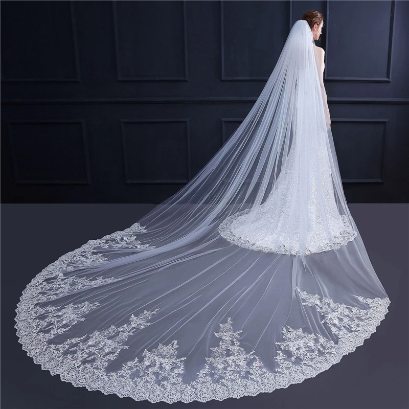 Fantasy Bride Store Elegant 4 Meters Long Lace Edge One Layer Tulle Bridal Veil with Comb White / 350cm