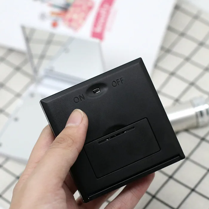 Mini Size Custom Logo Pocket Mini LED Make up Mirror Cosmetic Mirror Folding Portable Compact Pocket Gift