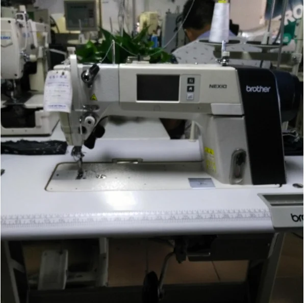 新しい Brother S-7300A Nexio コンピュータ制御高速ロックステッチミシン