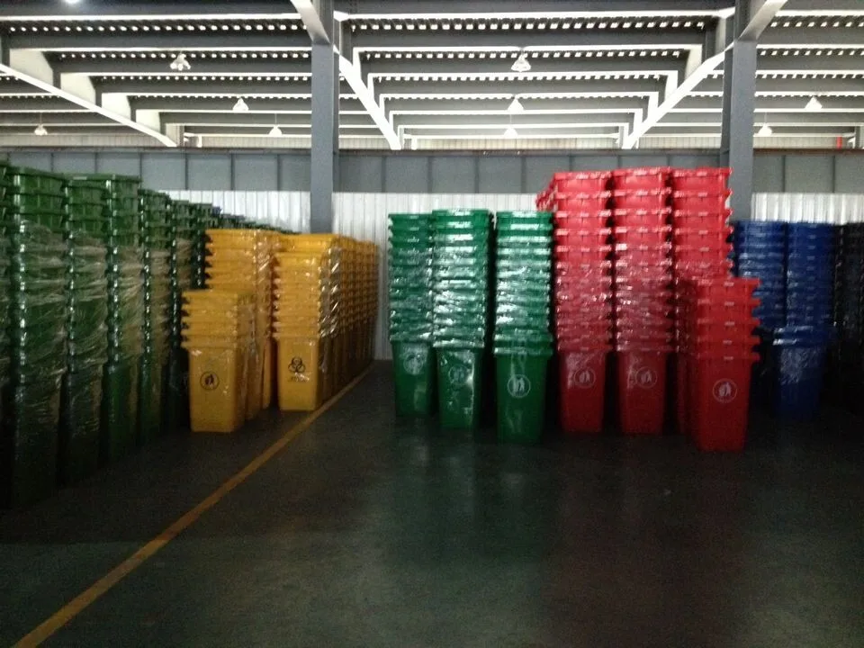 HDPE outdoor plastic dustbin with wheels 100L with EN840