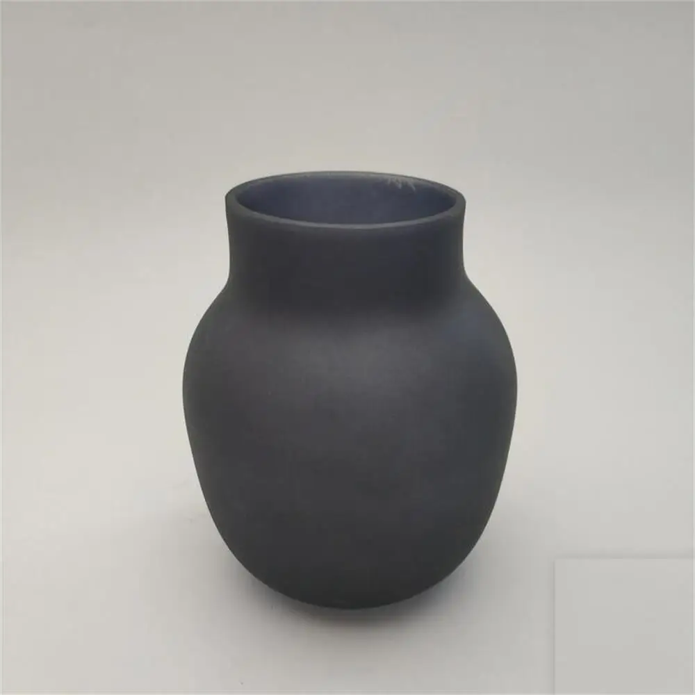 
 Ваза для цветов из матового черного стекла оптом  