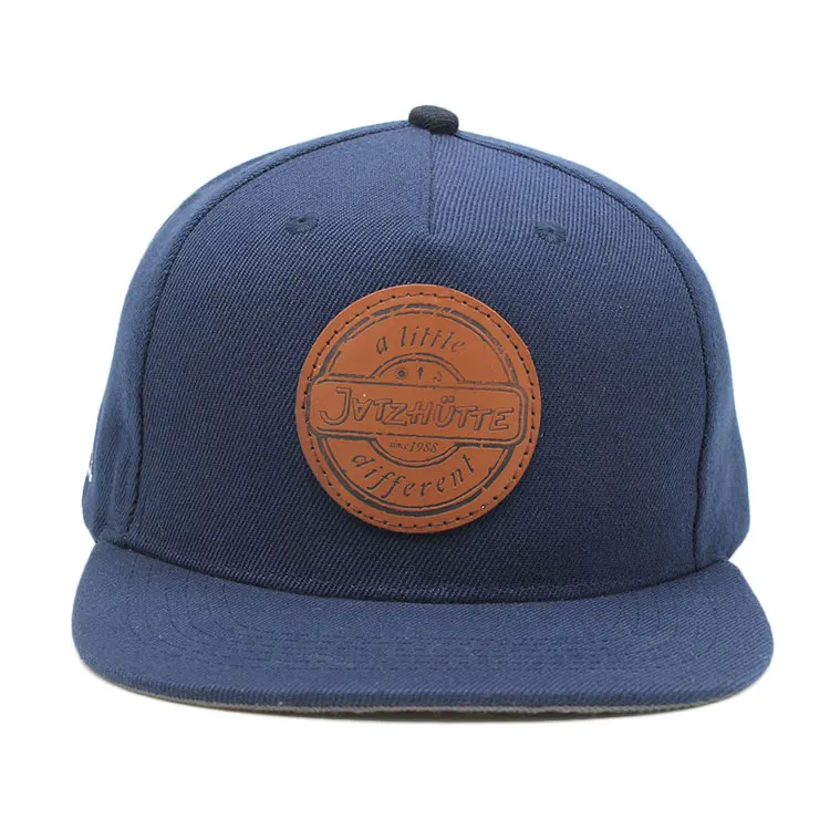 Custom Flat Bill Leather Patch Embossing Snapback Cap