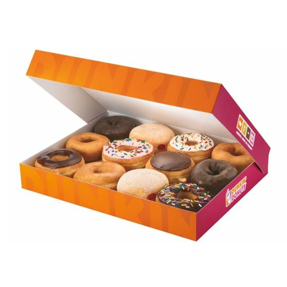 Dunkin donuts. Коробка пончиков Dunkin Donuts. Данкин Донатс Таггер. Данкин Донатс коробка. Данкин Донатс наборы.