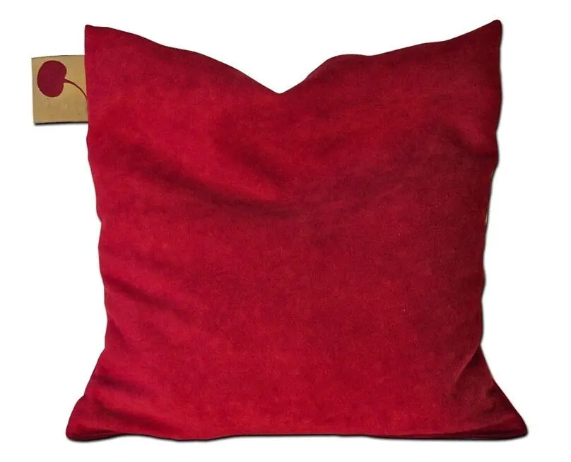 Иванов купить подушка. Красная квадратная подушка. Подушка косточка. Подушка вишня. Бордовая меховая подушка.