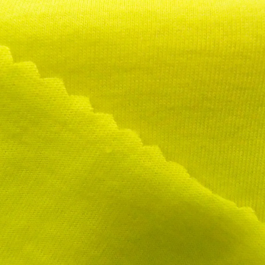 
 Однотонная футболка из 100% хлопка, мягкая на ощупь и уход за кожей  