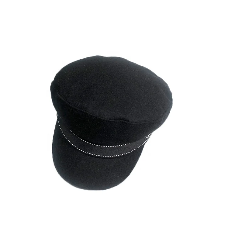 plain black beret