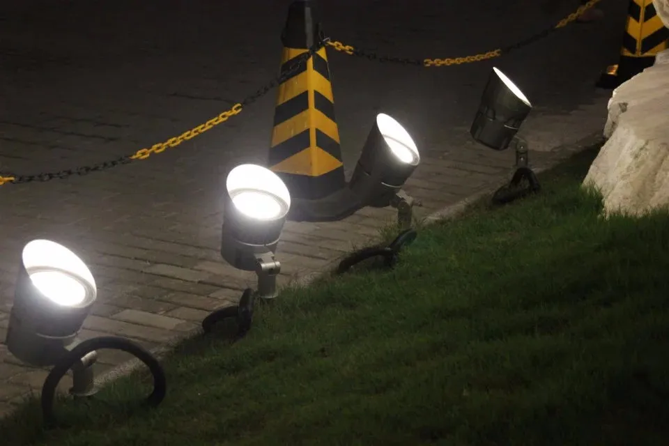 На открытом воздухе 11W 240V led декоративный Точечный светильник с подсветкой газоном Кол-во света