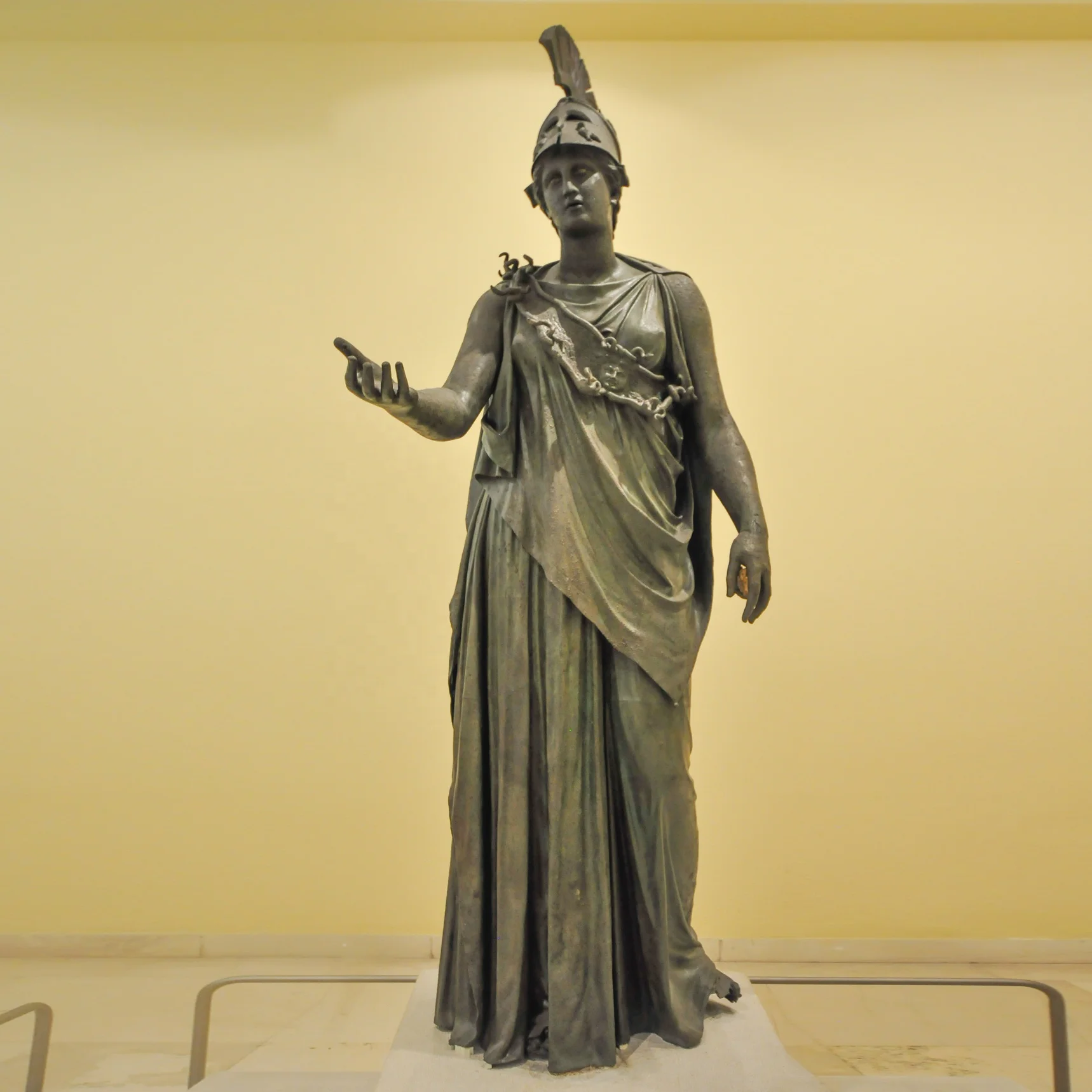 Афина Паллада богиня скульптура