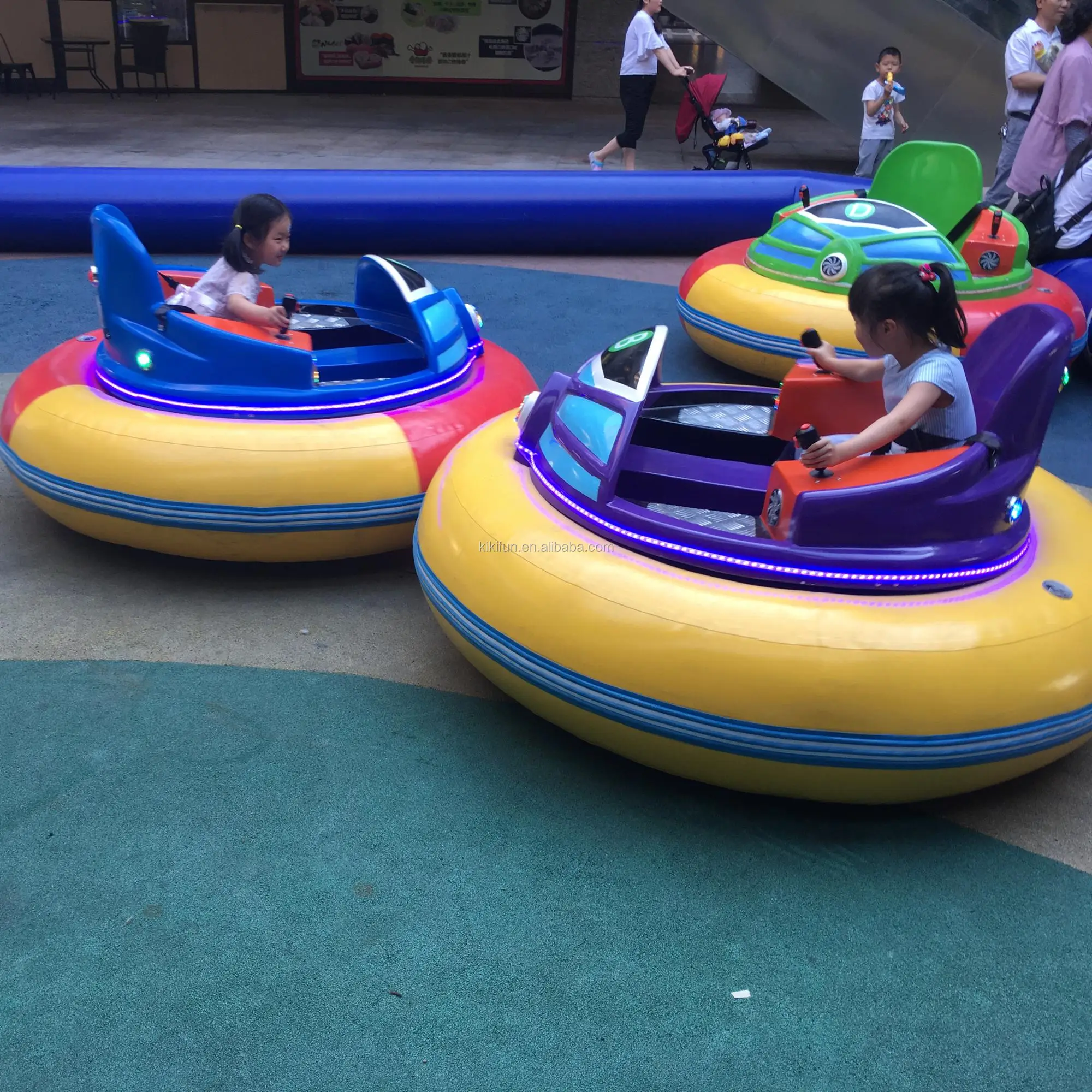 Низкая цена парковый аттракцион на льду 24V с батарейным питанием бампер автомобиля для продажи новые функции, 2-Местный Электрический двигатель бампер автомобили для детей