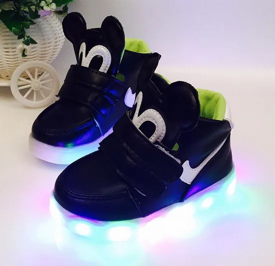 Модные детские кроссовки со светодиодной подсветкой