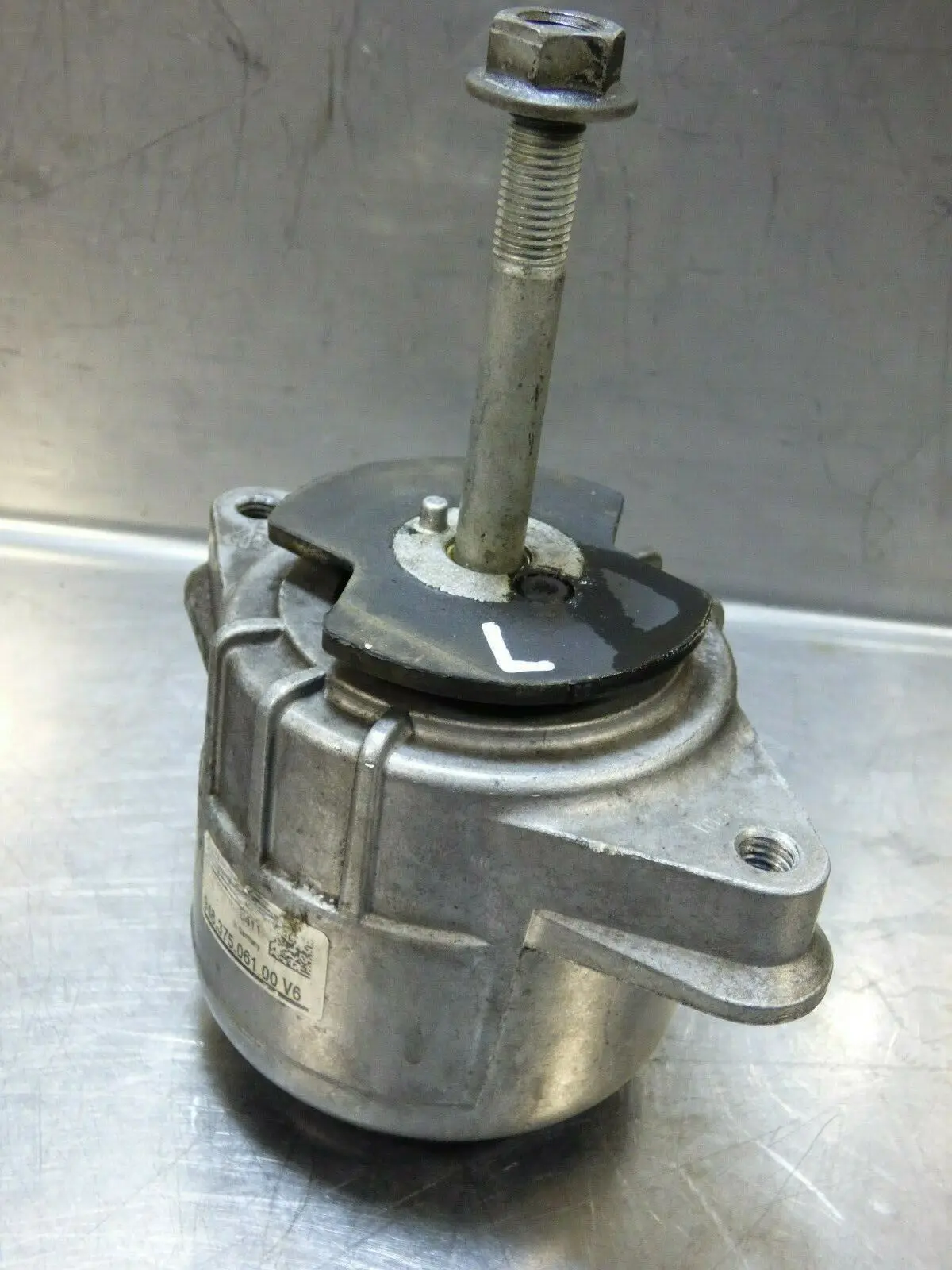 OE# 94837506100 Engine Bearing Engine Mount 94837506200 