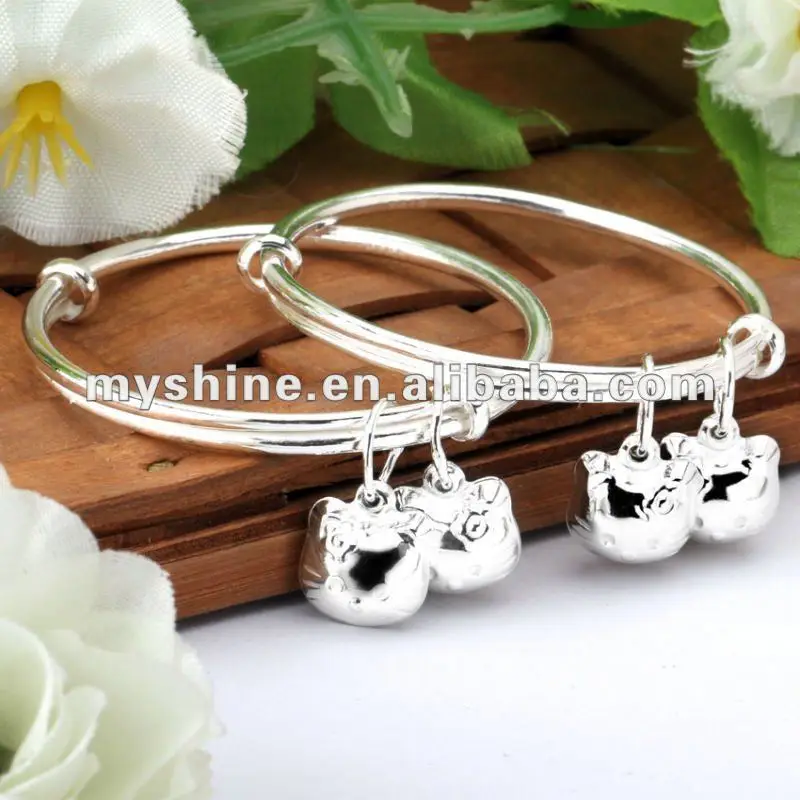 hello kitty bangle bracelet