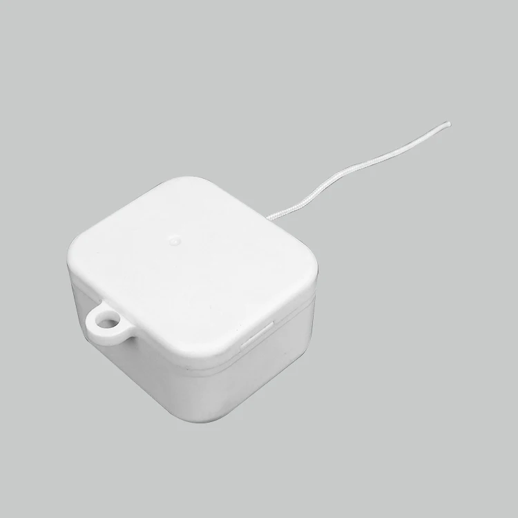 18 Note Movement in White Plastic Shell Pull String Musical