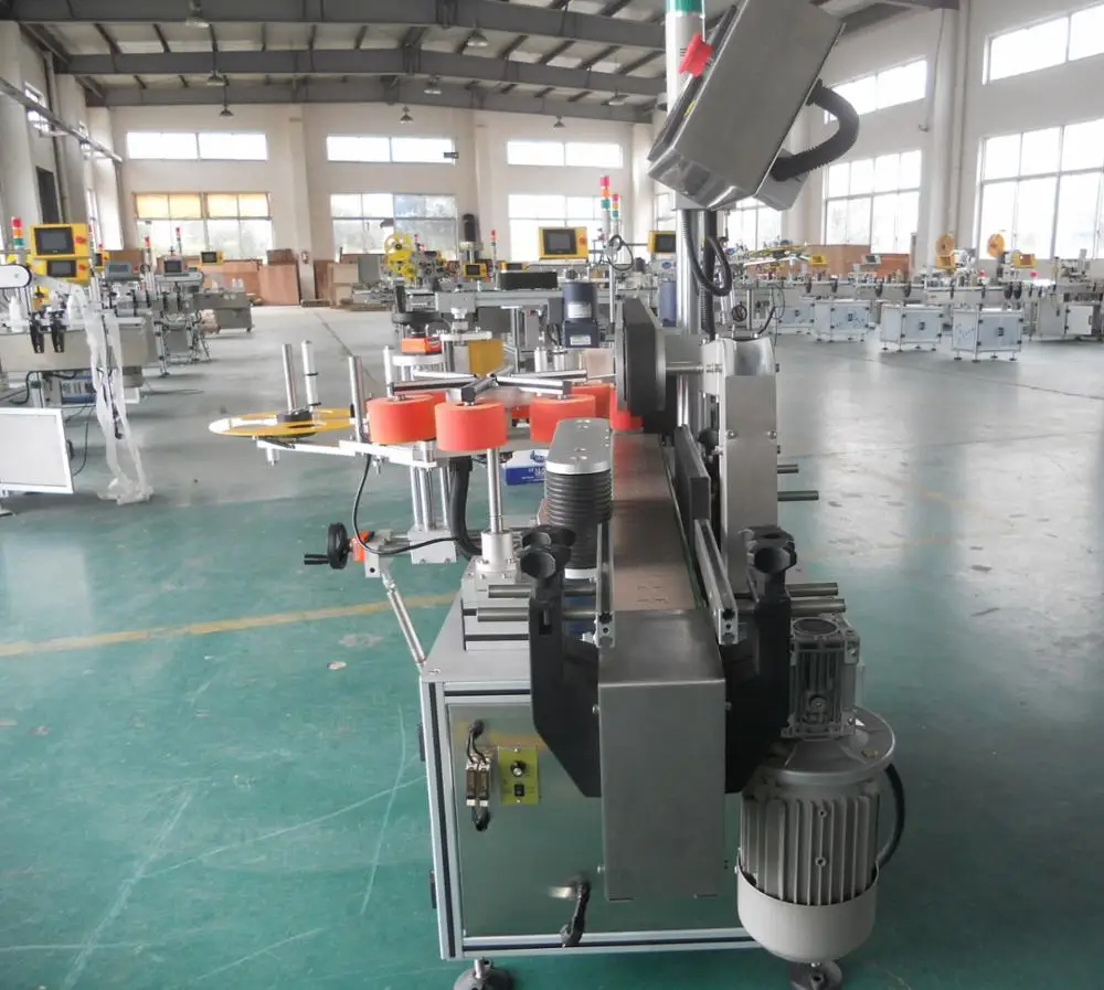 Экономичная машина для нанесения этикеток на стеклянные бутылки