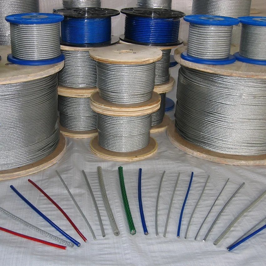 FINELYCR Cavo Acciaio Rivestito Placcato Nickel, 1,5 mm x 5 m Filo Acciaio con Gancio Regolabile, Cavo Acciaio per Tende, Utilizzato per il Campeggio, L'asciugatura dei Vestiti, la Corda per Tende