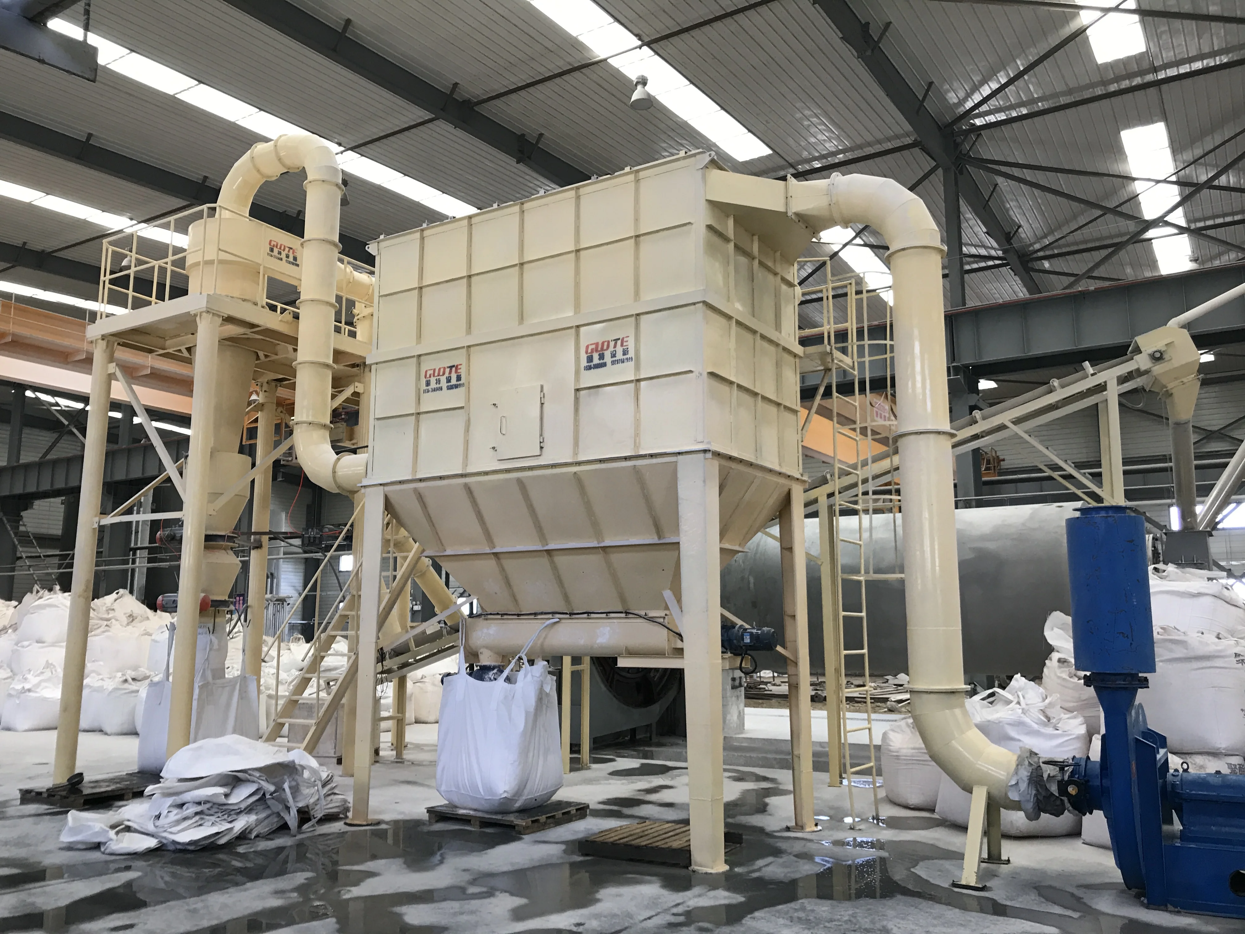 GUOTE Roller Crusher 2-10 Ton Per Hour Small Silica Powder Grinding Mill for Quartz Energy Saving AC Motor
