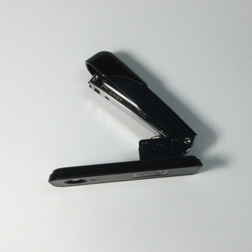 Профессиональный офисный классический черный Настольный металлический степлер для бумаги 20 листов