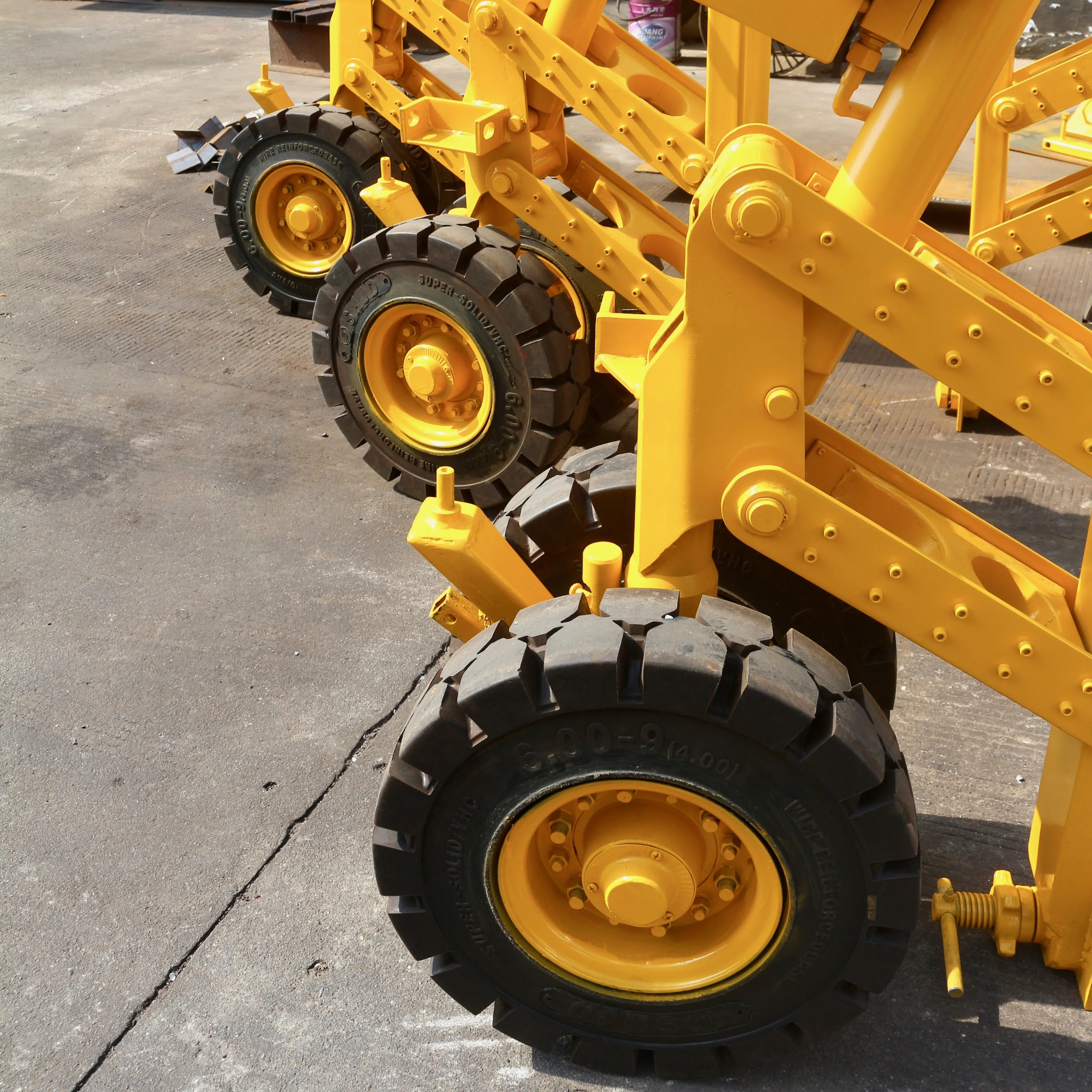 Heavy Duty Container Dolly - Steerable - Capacity: 30 tons