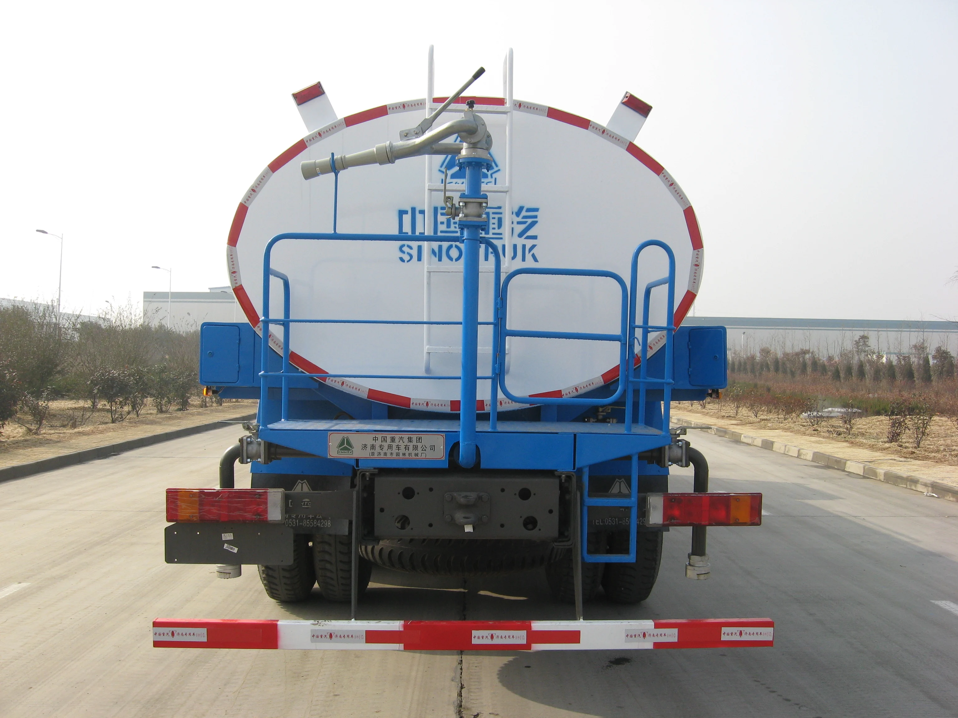 SINOTRUK HOWO 8x4 40000 литровый резервуар для воды на продажу