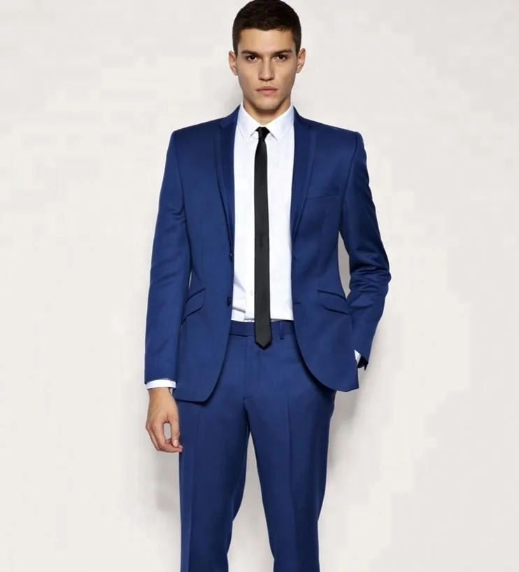 Синий деловой костюм