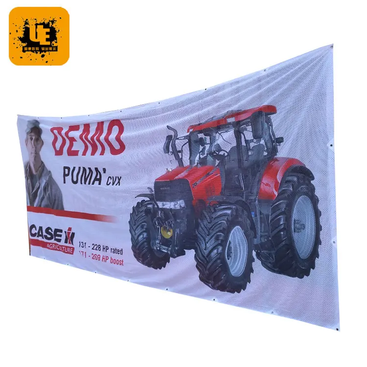 Висит ПВХ баннер, открытый забор баннер