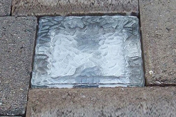 Дорожный светильник на солнечной батарее из хрустального