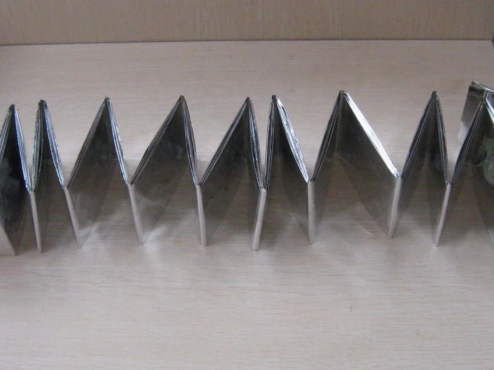 Наружное аварийное одеяло из майлара для оказания первой помощи